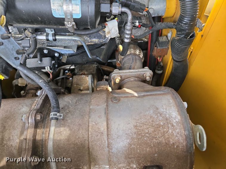 image for item EJ7485 2022 John Deere 324G skid steer loader