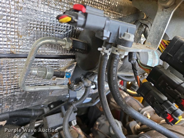 image for item EJ7485 2022 John Deere 324G skid steer loader