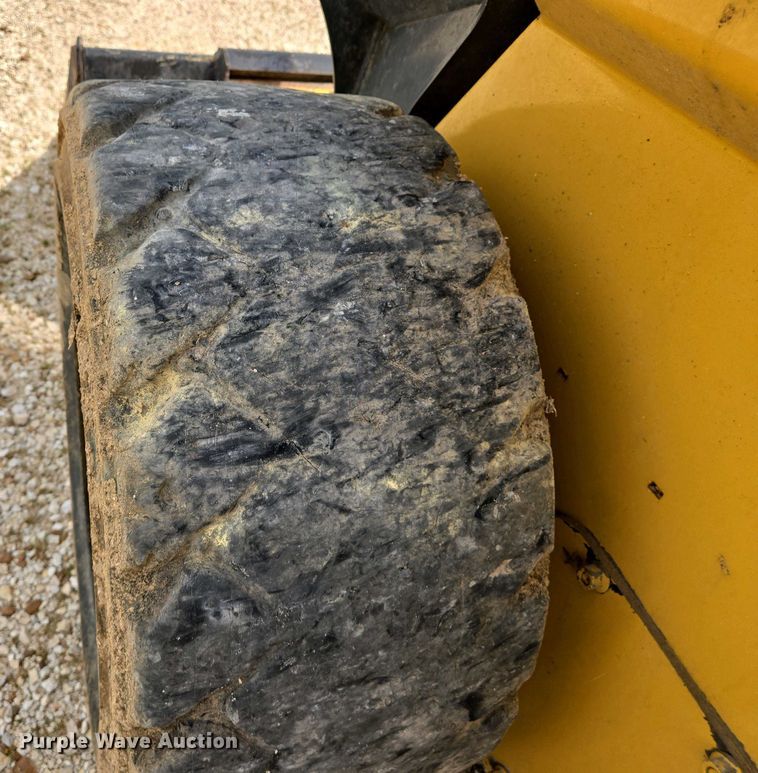 image for item EJ7485 2022 John Deere 324G skid steer loader