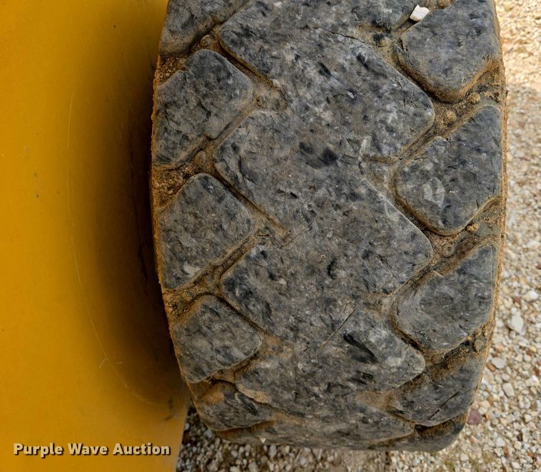 image for item EJ7485 2022 John Deere 324G skid steer loader