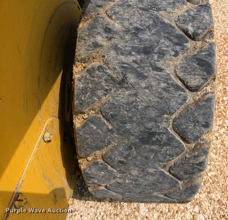 image for item EJ7485 2022 John Deere 324G skid steer loader