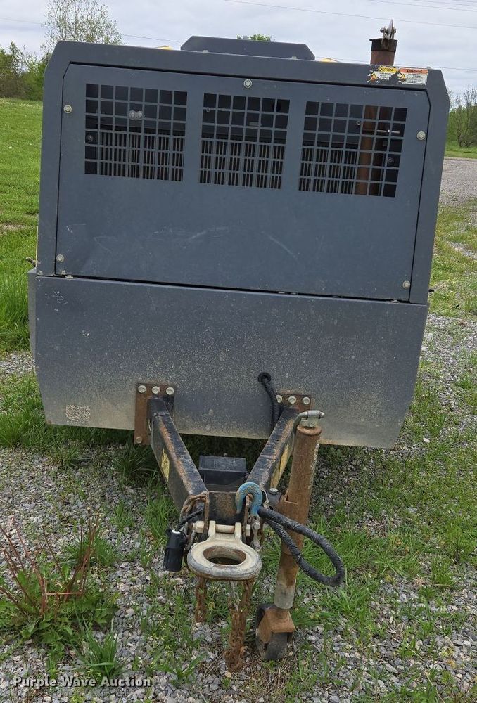 image for item EJ7491 Atlas Copco XAVS 400 air compressor