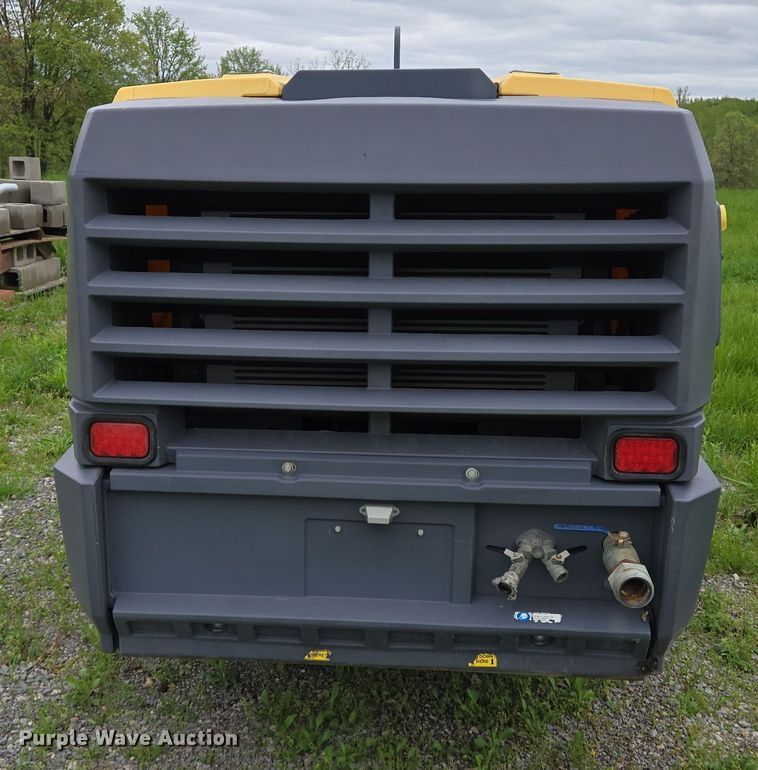 image for item EJ7491 Atlas Copco XAVS 400 air compressor