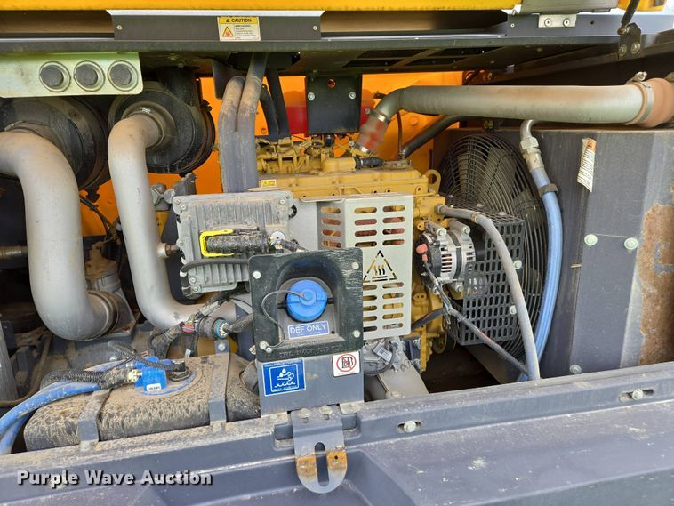 image for item EJ7491 Atlas Copco XAVS 400 air compressor