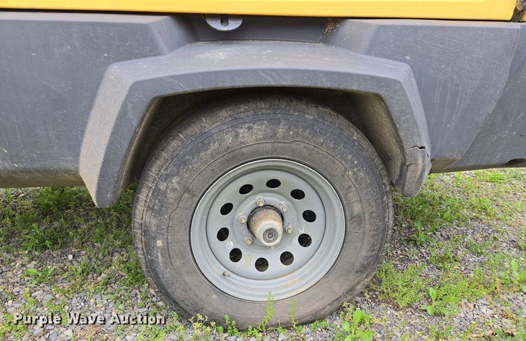 image for item EJ7491 Atlas Copco XAVS 400 air compressor