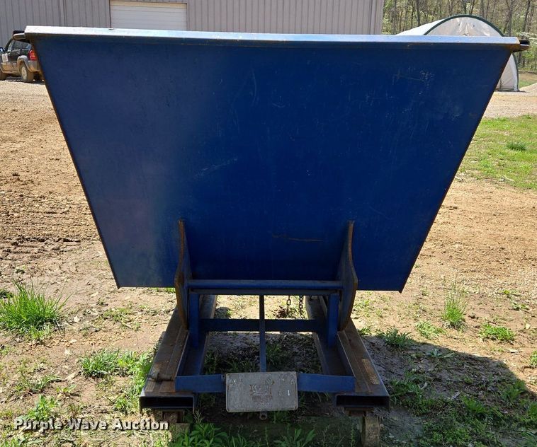 image for item EJ7505 (2) forklift dump hoppers