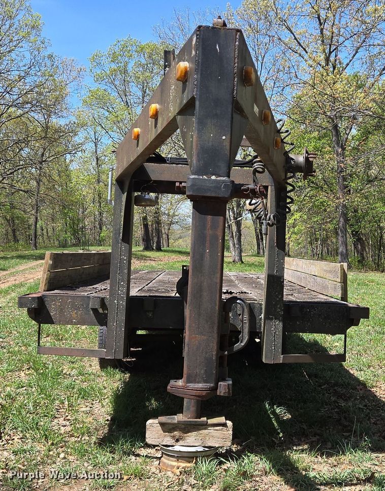 image for item EJ7506 1992 Shop built equipment trailer