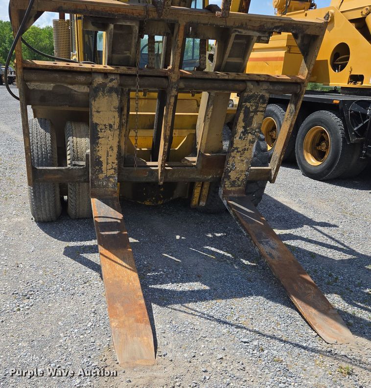 image for item EJ7519 Hyster H180H forklift