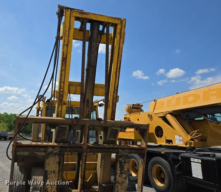 image for item EJ7519 Hyster H180H forklift