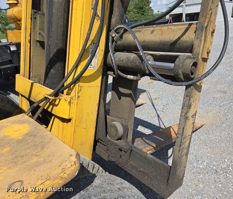 image for item EJ7519 Hyster H180H forklift