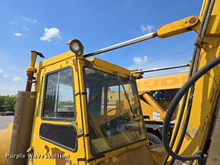 image for item EJ7519 Hyster H180H forklift