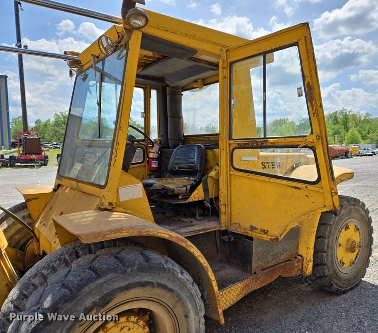 image for item EJ7519 Hyster H180H forklift