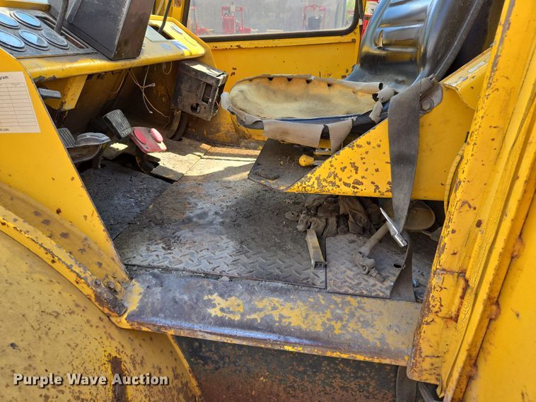 image for item EJ7519 Hyster H180H forklift