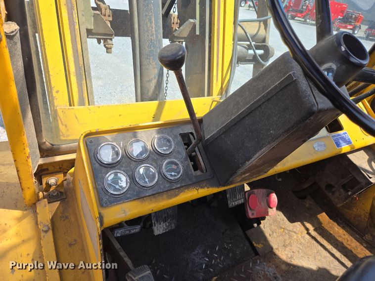 image for item EJ7519 Hyster H180H forklift