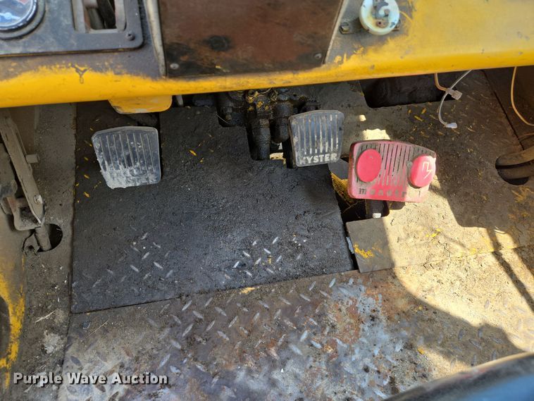 image for item EJ7519 Hyster H180H forklift