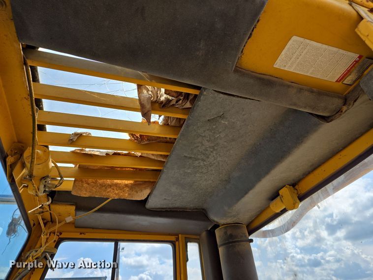 image for item EJ7519 Hyster H180H forklift