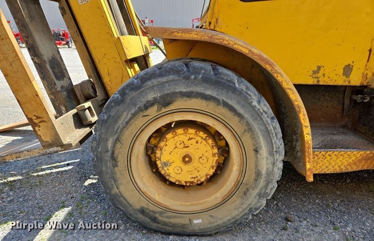 image for item EJ7519 Hyster H180H forklift