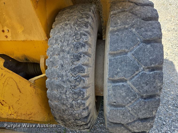 image for item EJ7519 Hyster H180H forklift