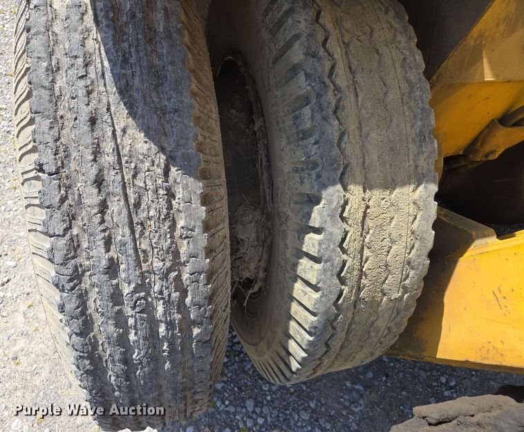 image for item EJ7519 Hyster H180H forklift