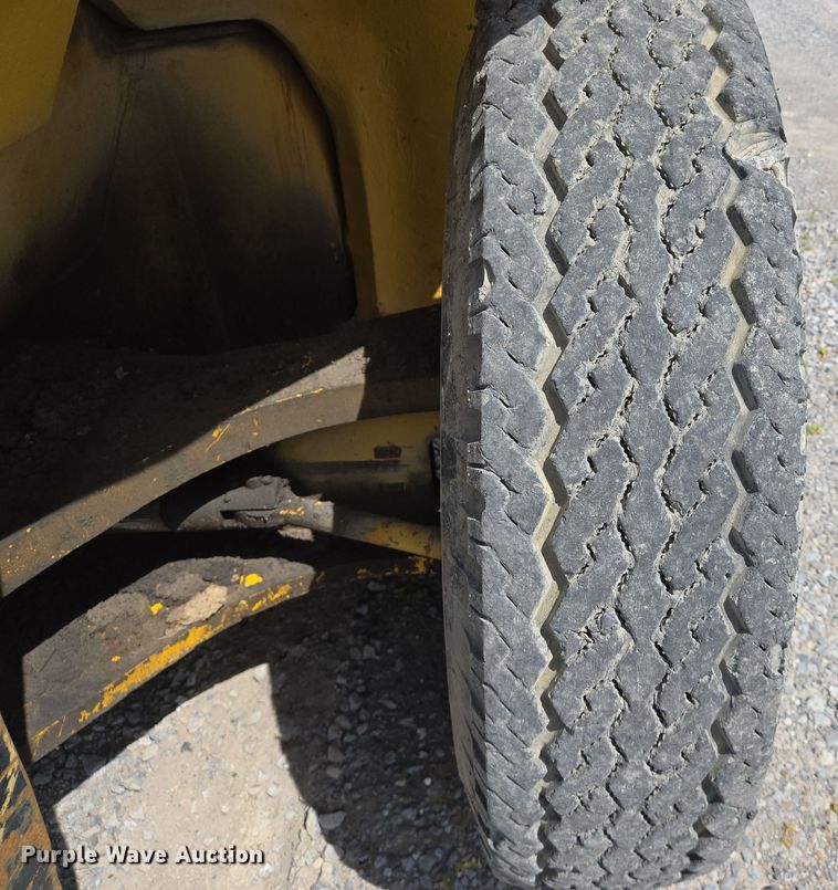 image for item EJ7519 Hyster H180H forklift