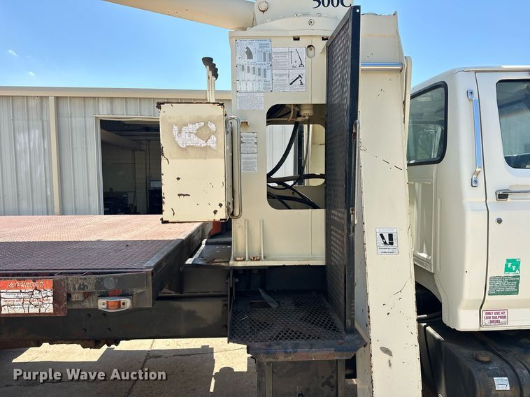 image for item EJ8657 1998 Ford F800 crane truck