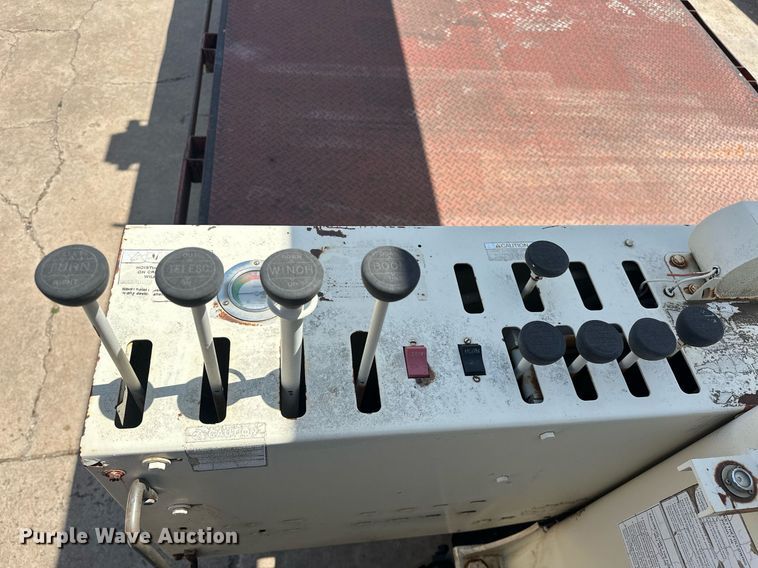 image for item EJ8657 1998 Ford F800 crane truck