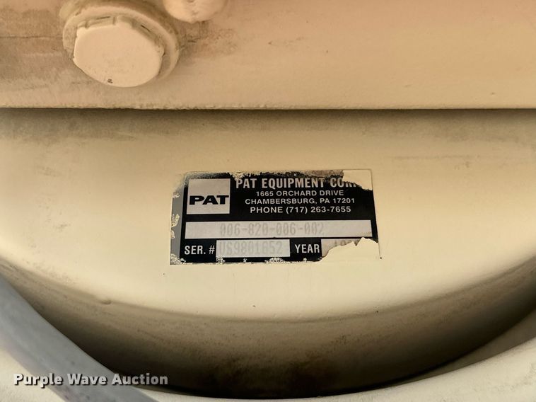 image for item EJ8657 1998 Ford F800 crane truck