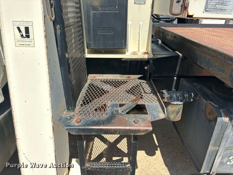 image for item EJ8657 1998 Ford F800 crane truck