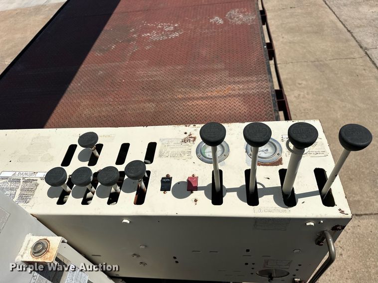 image for item EJ8657 1998 Ford F800 crane truck