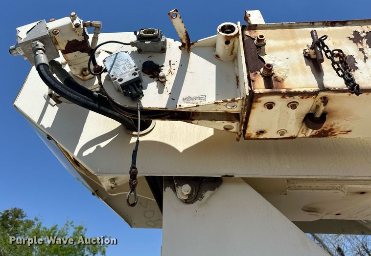 image for item EJ8657 1998 Ford F800 crane truck