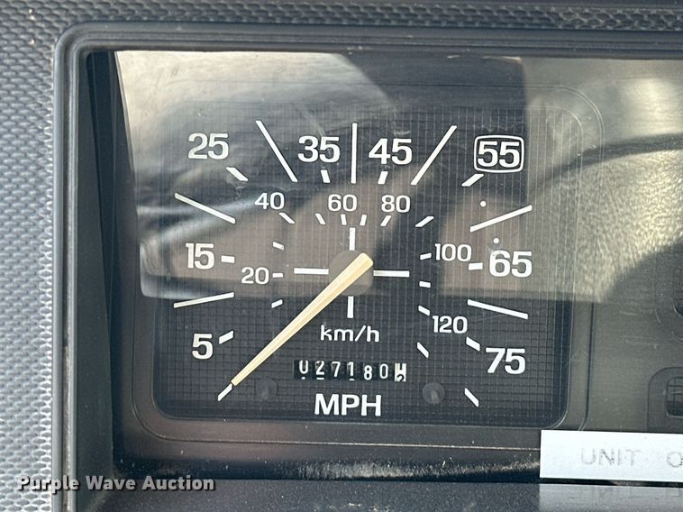 image for item EJ8657 1998 Ford F800 crane truck