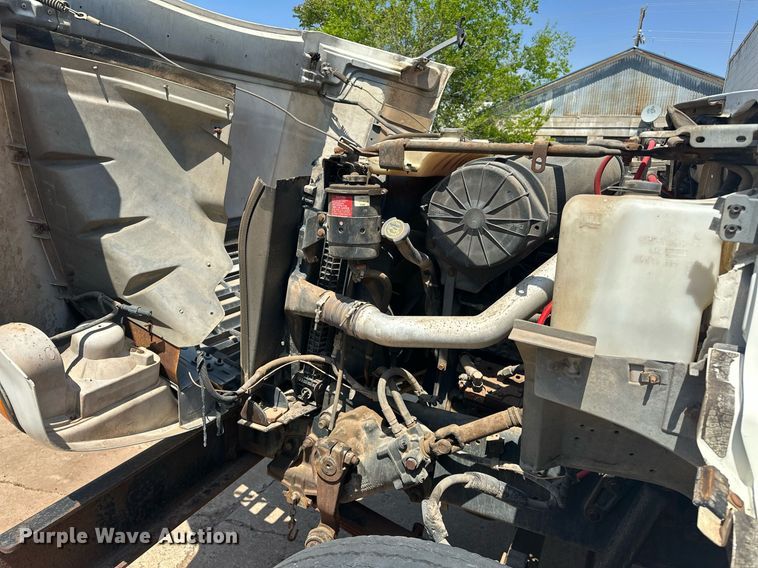 image for item EJ8657 1998 Ford F800 crane truck