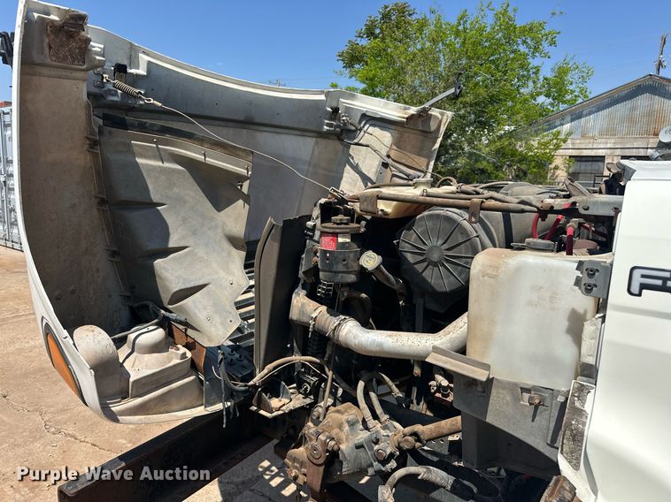 image for item EJ8657 1998 Ford F800 crane truck