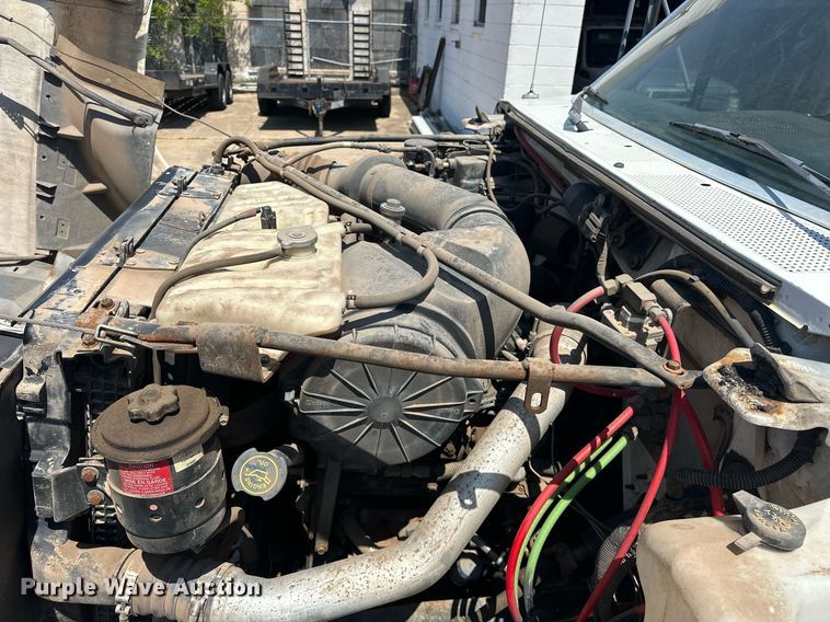 image for item EJ8657 1998 Ford F800 crane truck