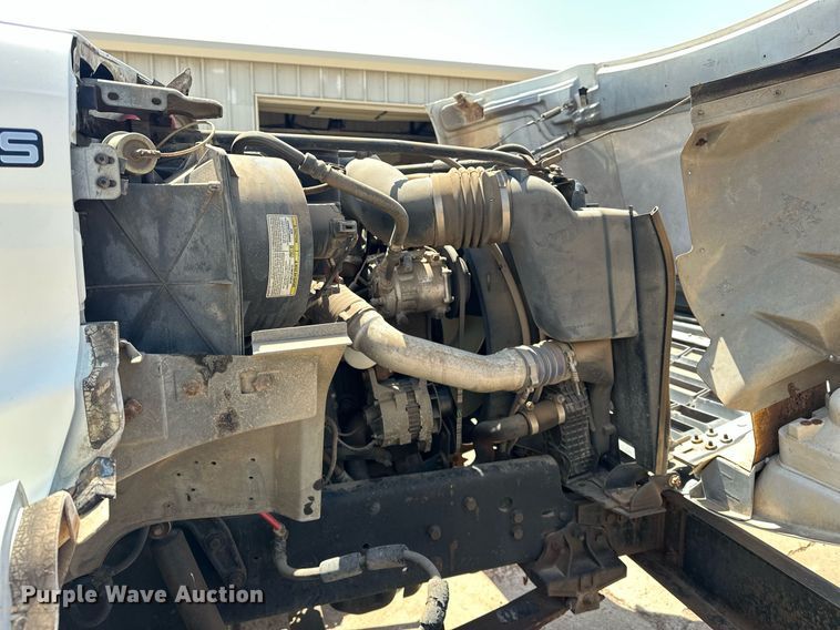 image for item EJ8657 1998 Ford F800 crane truck