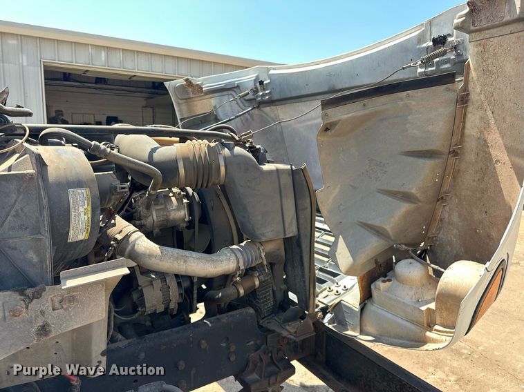 image for item EJ8657 1998 Ford F800 crane truck