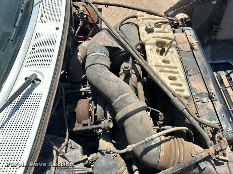 image for item EJ8657 1998 Ford F800 crane truck