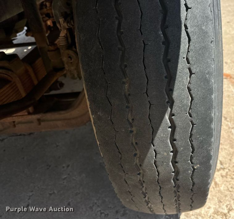 image for item EJ8657 1998 Ford F800 crane truck