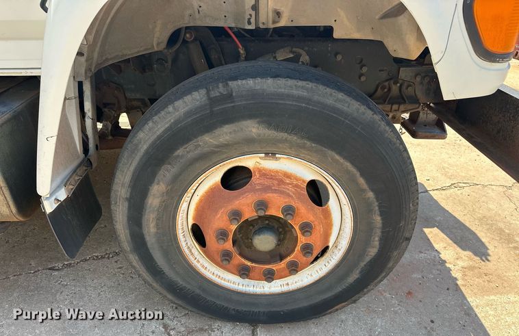 image for item EJ8657 1998 Ford F800 crane truck