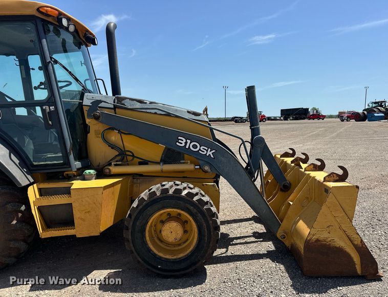 image for item EJ8679 2012 John Deere 310SK backhoe