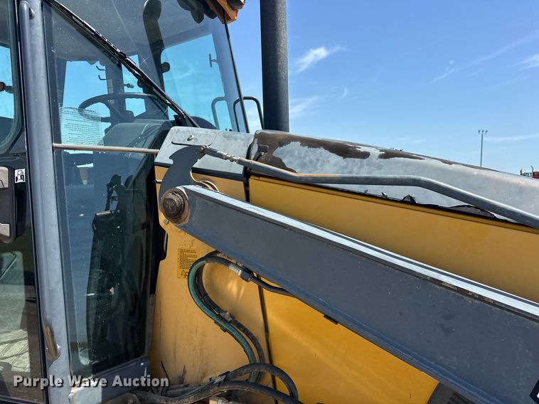 image for item EJ8679 2012 John Deere 310SK backhoe