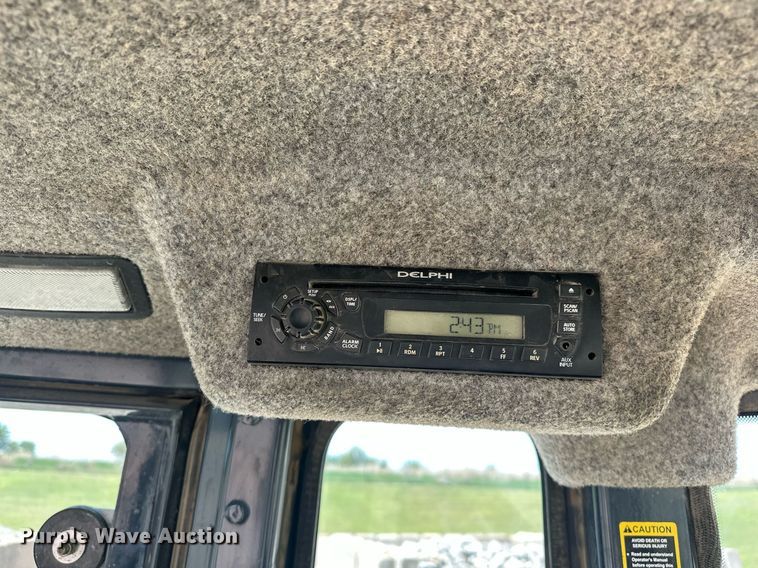 image for item EJ8679 2012 John Deere 310SK backhoe