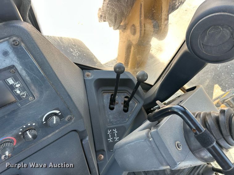 image for item EJ8679 2012 John Deere 310SK backhoe