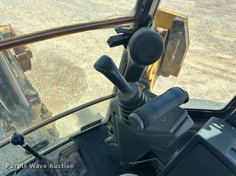 image for item EJ8679 2012 John Deere 310SK backhoe