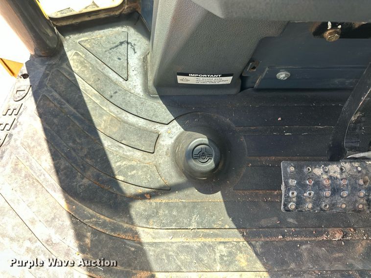 image for item EJ8679 2012 John Deere 310SK backhoe