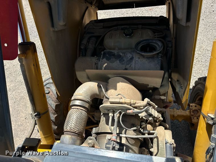 image for item EJ8679 2012 John Deere 310SK backhoe