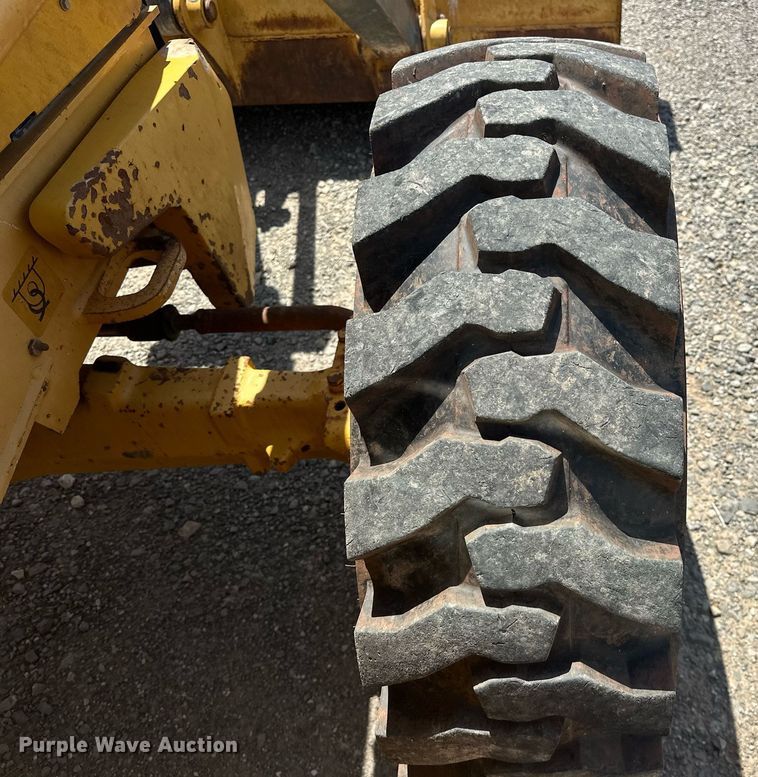 image for item EJ8679 2012 John Deere 310SK backhoe