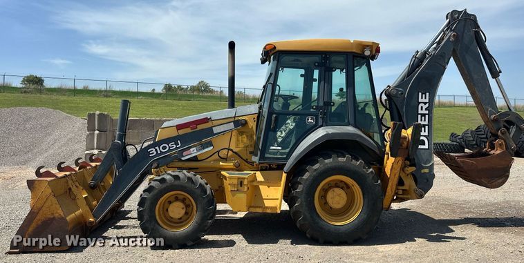 image for item EJ8680 2008 John Deere 310SJ backhoe