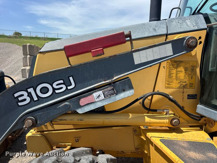 image for item EJ8680 2008 John Deere 310SJ backhoe