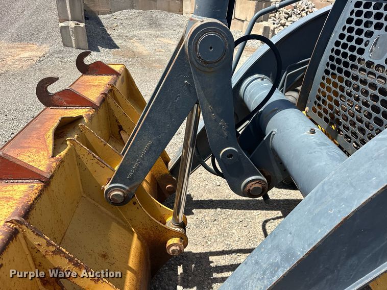 image for item EJ8680 2008 John Deere 310SJ backhoe